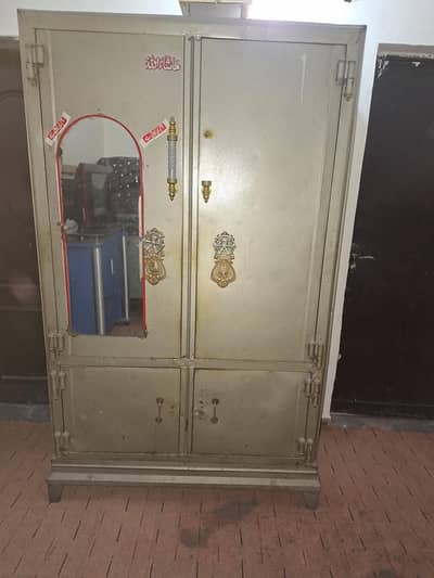 almirah  and counter