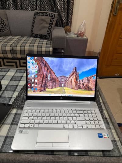 HP Laptop 15s- Intel Core i5-1135G7-11th generation- 8 GB 512GB Silver