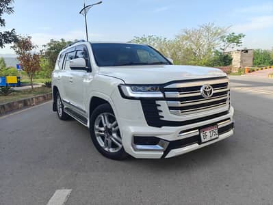 Toyota Land Cruiser LC200 AX 2008 | 2025 Conversion | Pearl White Orig