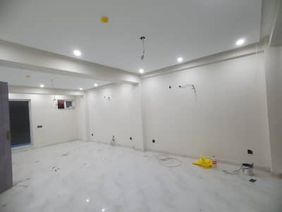 [Original pics] 5 Marla Commerical Building Near Shoukat khanum Hospital- Read Ad Carefully