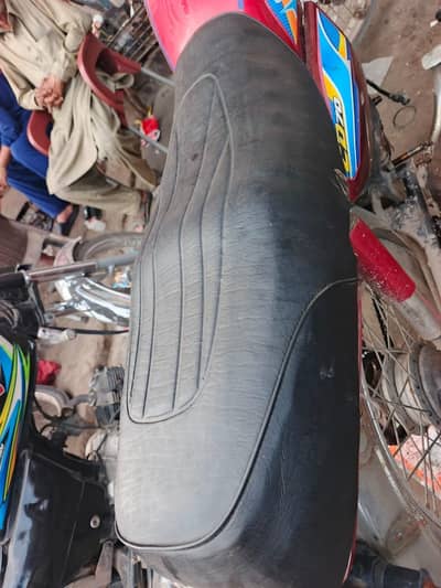 Honda CD 70 ki original seat ha new model wali