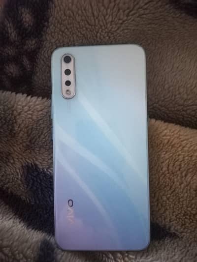 VIVO S1 4 GB RAM 128 GB ROOM