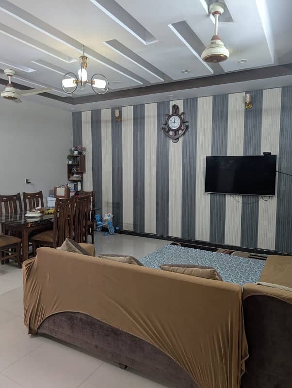 Portion Upper First Floor Without Owner 4