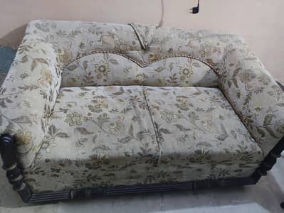4 seater Sofa Set In Good Condition