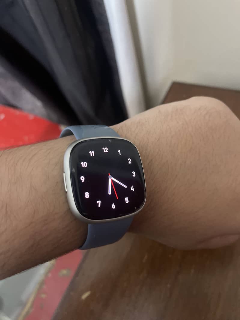 Fitbit Versa 4 4