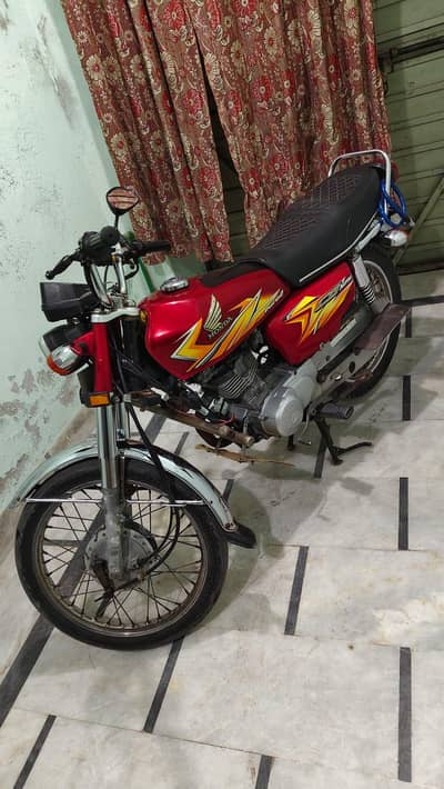 Honda 125 for sale very good condition  03038206020