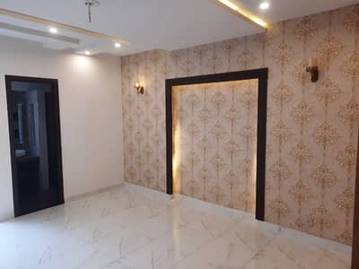 Spacious 2nd Floor Flat for Rent in PIA Society, Lahore