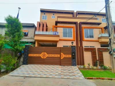 Exquisite Brand New 10 Marla House - Nasheman Iqbal Society, Phase I