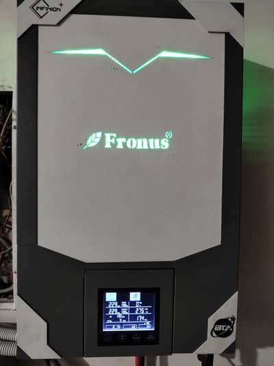 Fronus hybrid inverter 4.2Kw fully functional