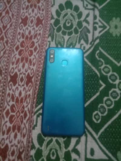 infinix smart 4  2/32gb mobile full hai achi condition mein hai