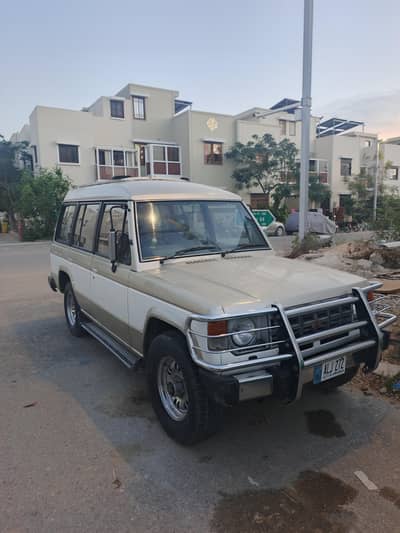 MITSUBISHI PAJERO IMMACULATE CONDITION BETTER THAN LAND CRUISER