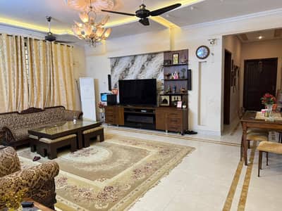 10.5 Marla Owner Build Corner Single Storey House For Sale