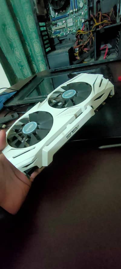 Asus Dual GTX 1070 8GB White