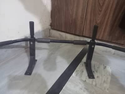 Pull up bar fully new not used 10 by 10 condition