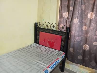 Single Bed (Iron) with Mattress – Excellent Condition