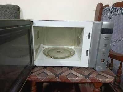 Microwave oven