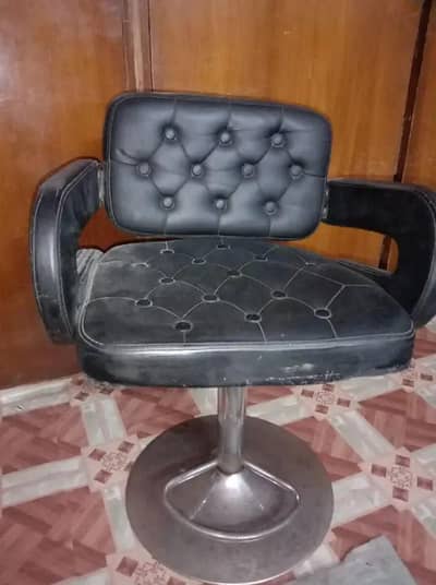 Salon Chair – Used