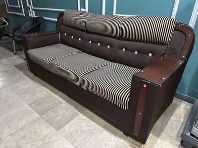 Sofa Set in good condition,3-2-1 sofa set