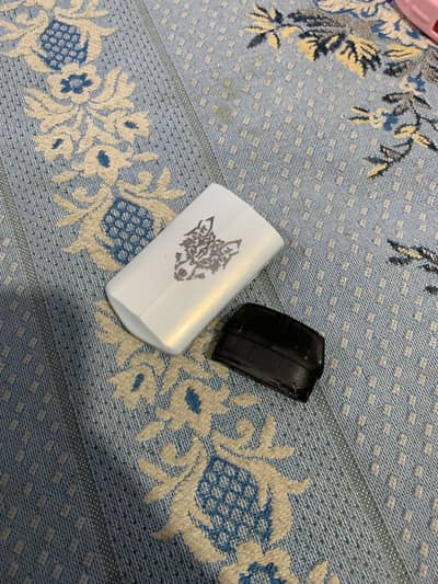 Device for sale with box ke sath or4 coils bhi extra