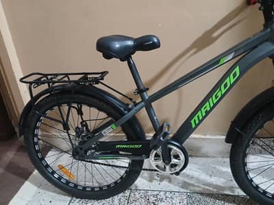 imported cycle neat and clean  24 inch