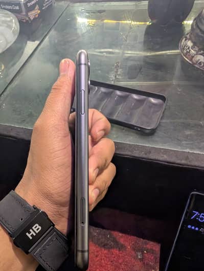 I phone 11 non pta non active 64 gb