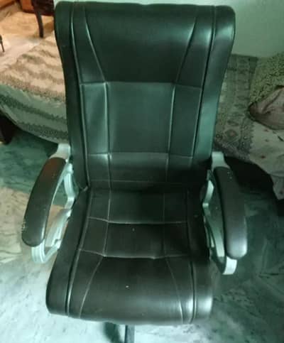 urgent sell  good condition office chair