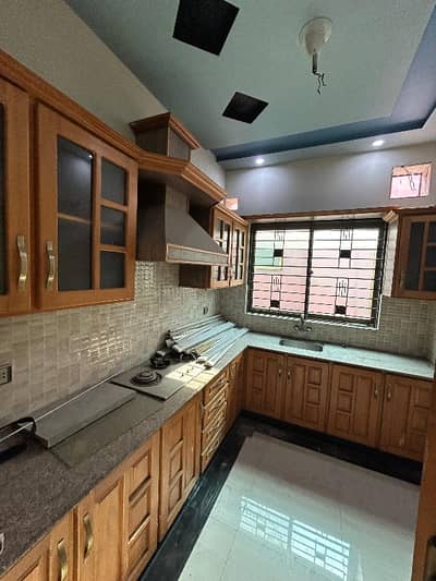 10 Marla Upper Portion Available For Rent Wapda Town Ph1 Block f2