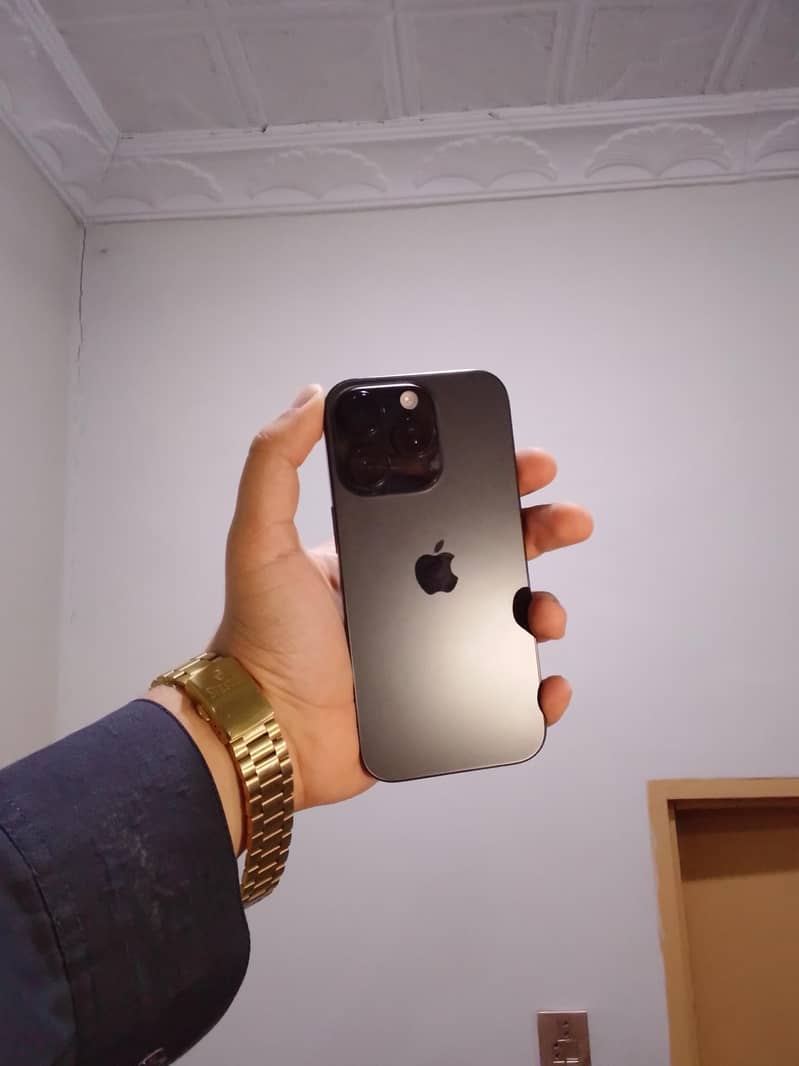 Iphone 16 pro 0