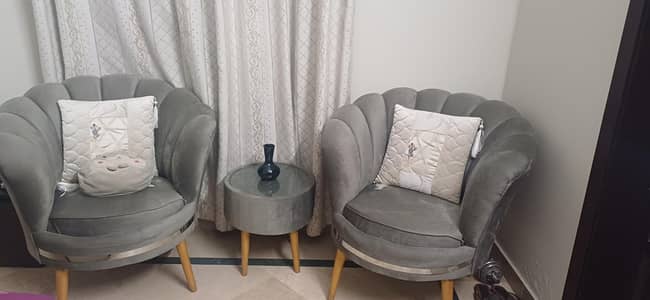 coffee chairs and table for sale.