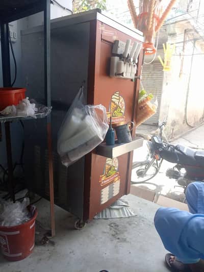 con ice cream machine 9/10