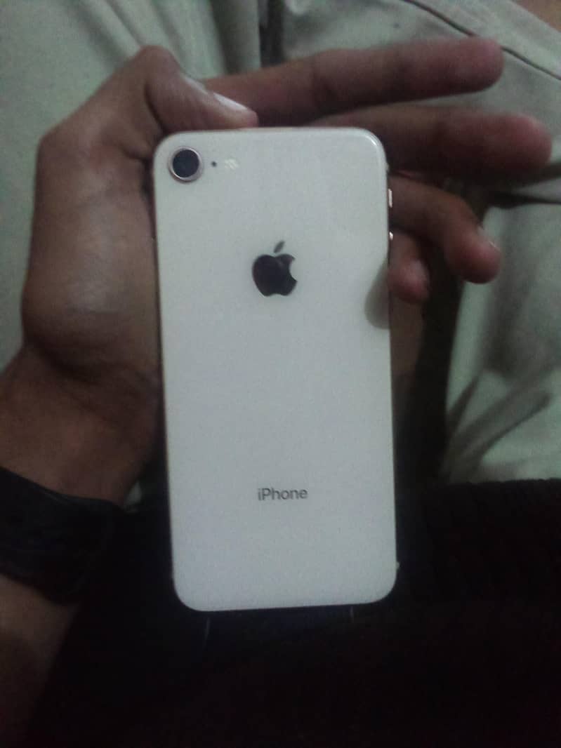 iPhone 8 0