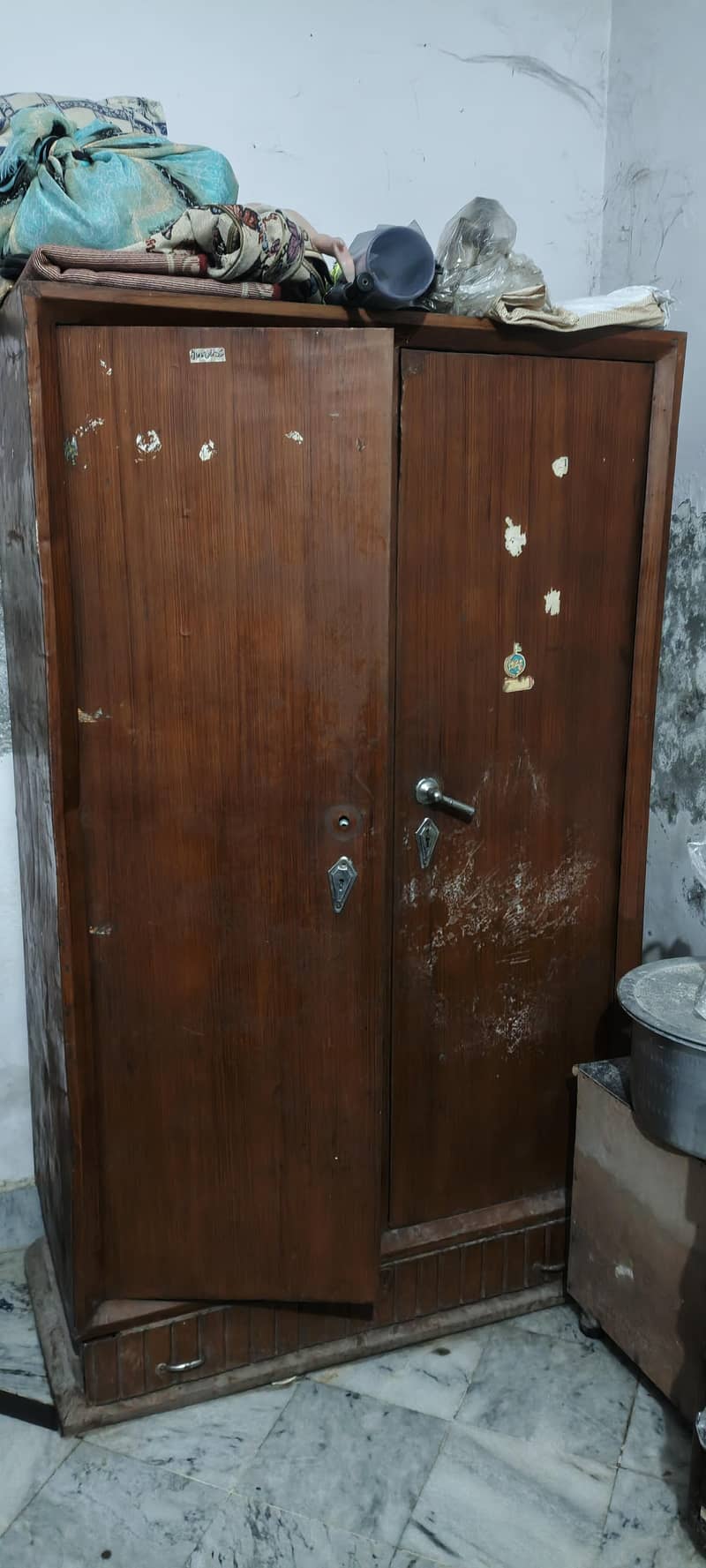 old safe 0