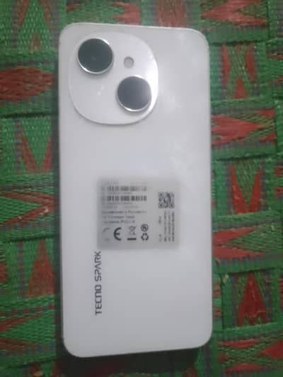Tecno spark go 1 . . . 4+4. . 128 sealed sett complete saman
