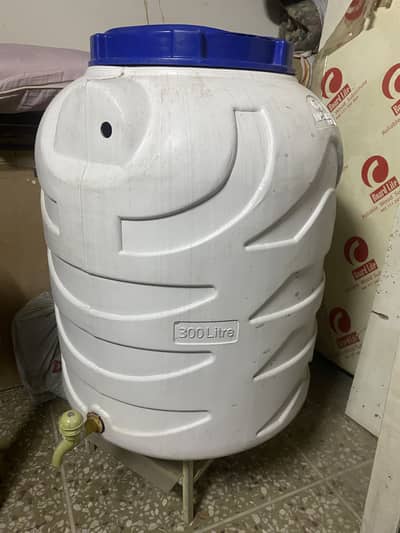 Water Tank 300 liters (Used)