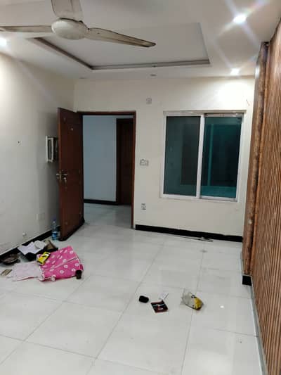 Two bedrooms unfurnished flat available for rent in E11 4