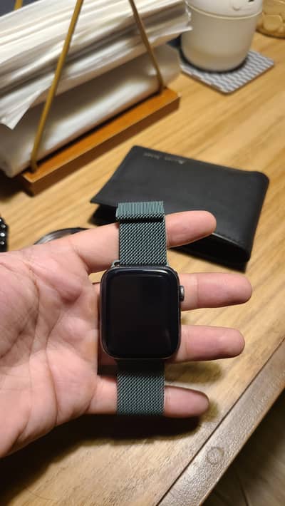 apple watch series 5 44mm 90 percent battery