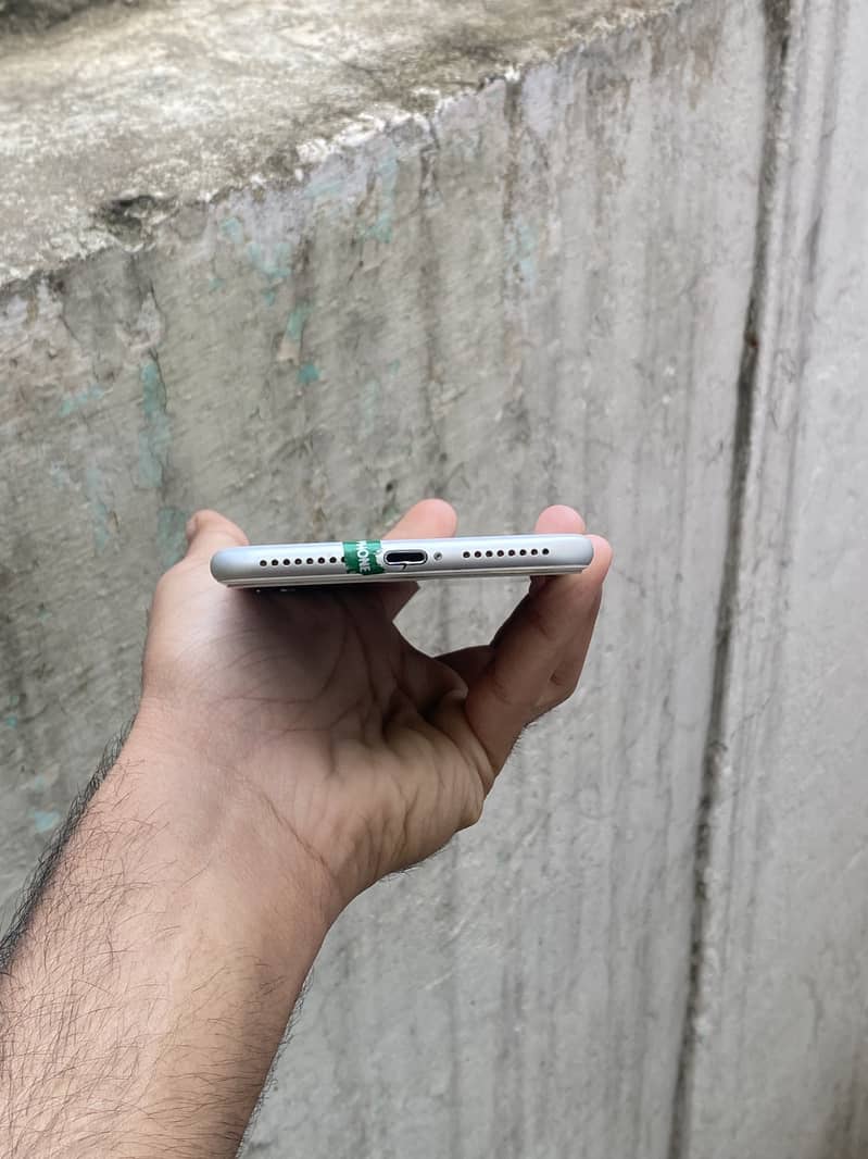 Apple iPhone 7 Plus 1