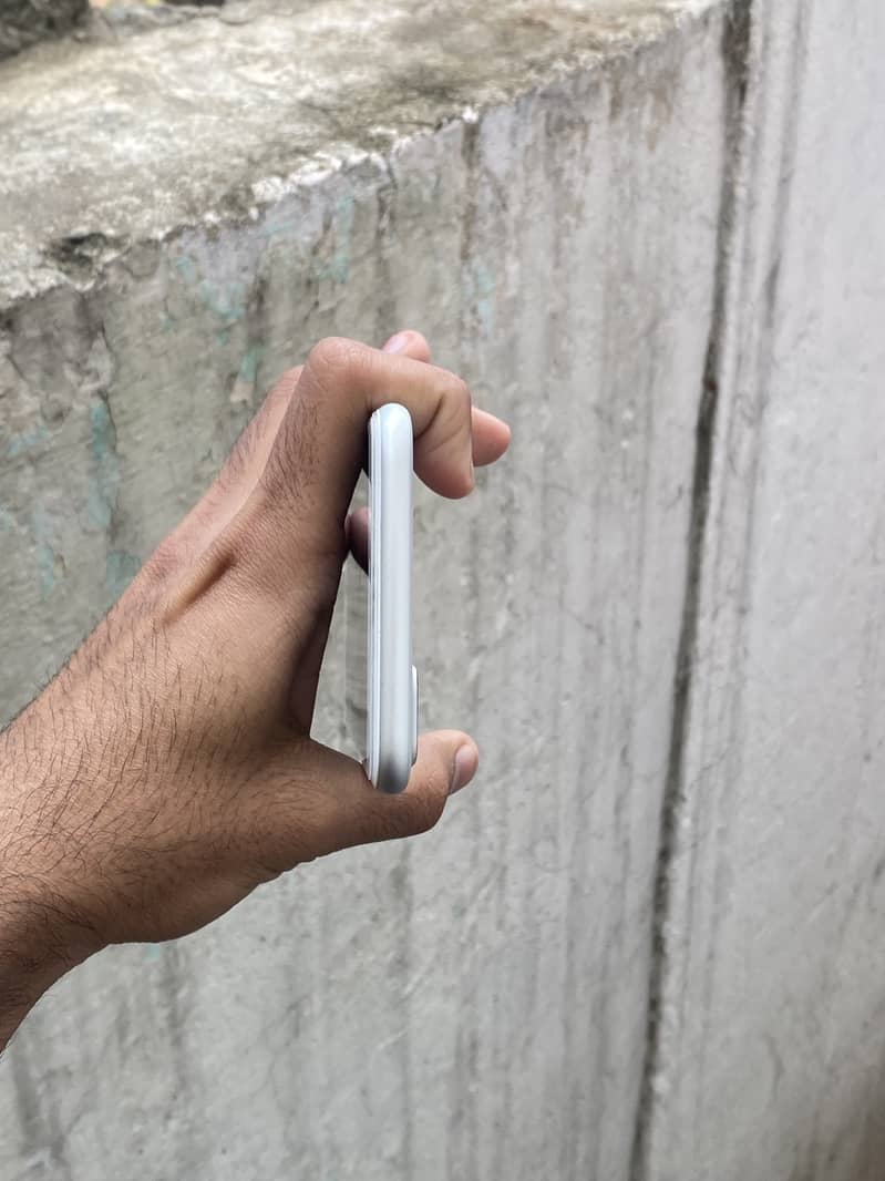 Apple iPhone 7 Plus 3