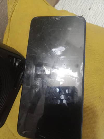 urgent bechna hai display tuta hua hai chalo okay charger