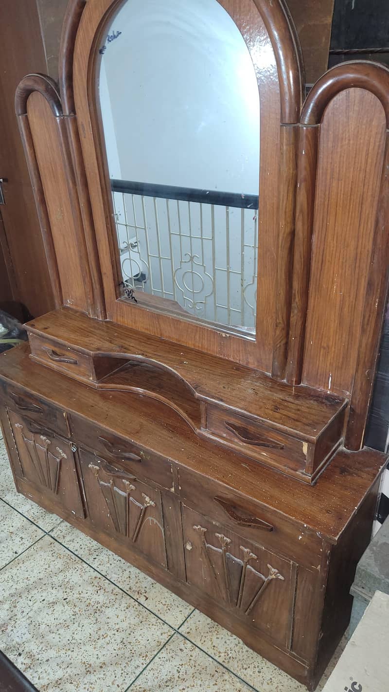 Dressing Table 0