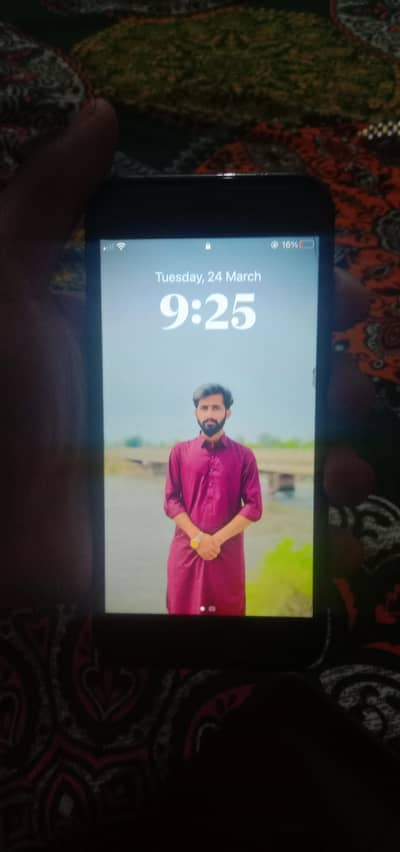 iphone 8 sim chal rhai he non Pta he exchange possible