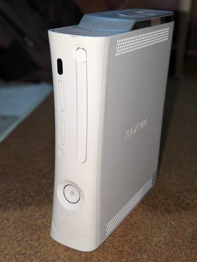 Xbox 360 with controller
