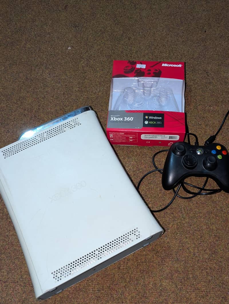 Xbox 360 with controller 2