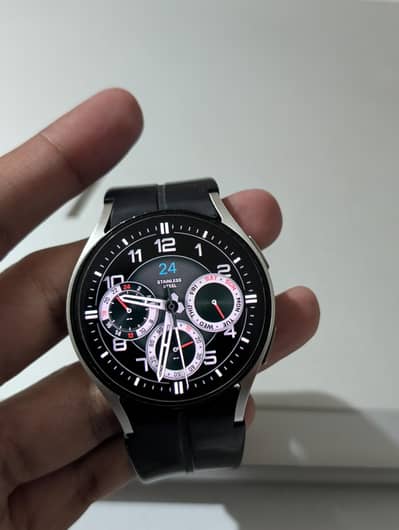 Samsung Galaxy watch 6 40mm with charger