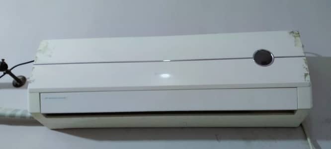 Gree 1 Ton AC (12,000 BTU), Excellent Cooling, Original Gas, No Repair