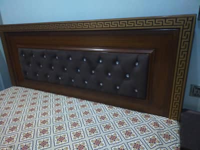 Bed with side Tables