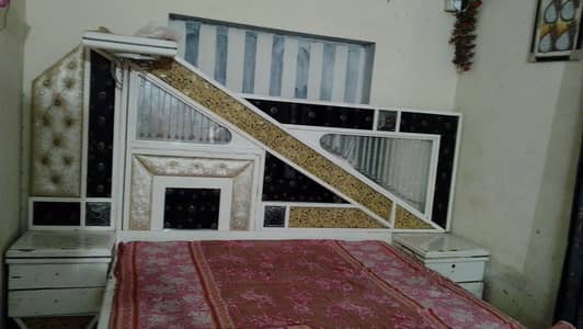 Used bed and dressing for sale