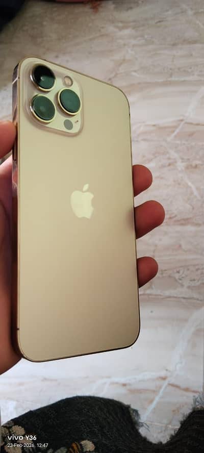 13 PRO MAX ICLOUD LOCKED