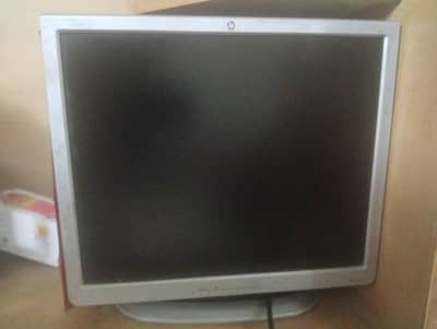 Hp 1740 monitor 17 inches with VGA port