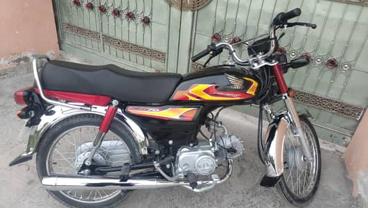 HONDA CD-70 2026 MODEL RED But IN PAPER 2025 BOUGHT IN NOVEMBER 2025
